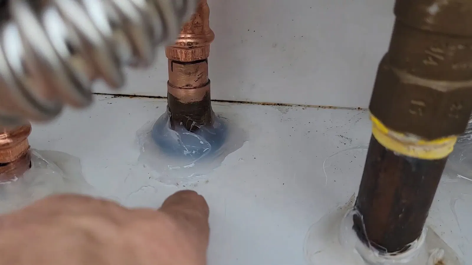 Service valves during tankless water heater installation