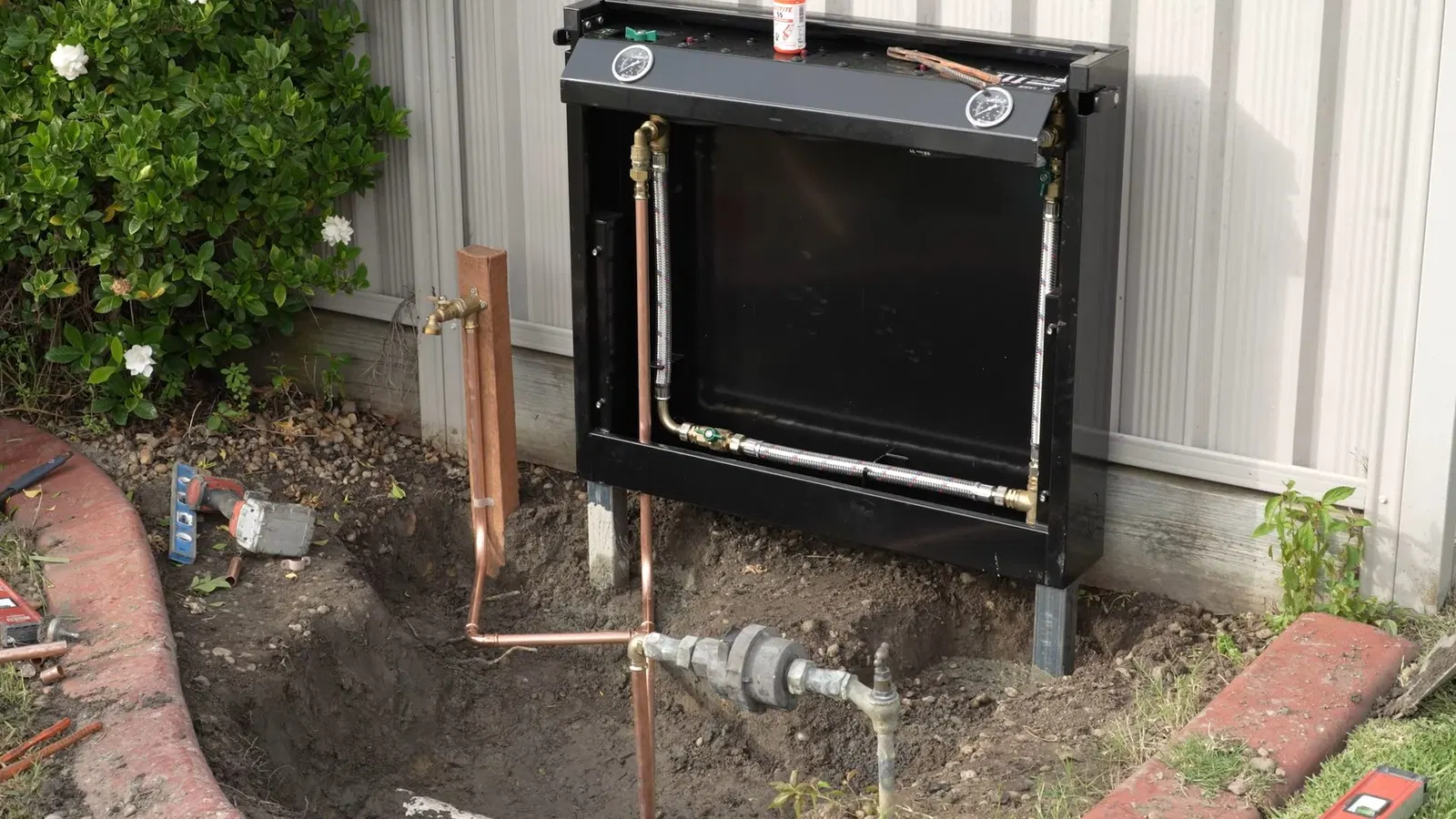 Under sink connections used in whole house water filtration
